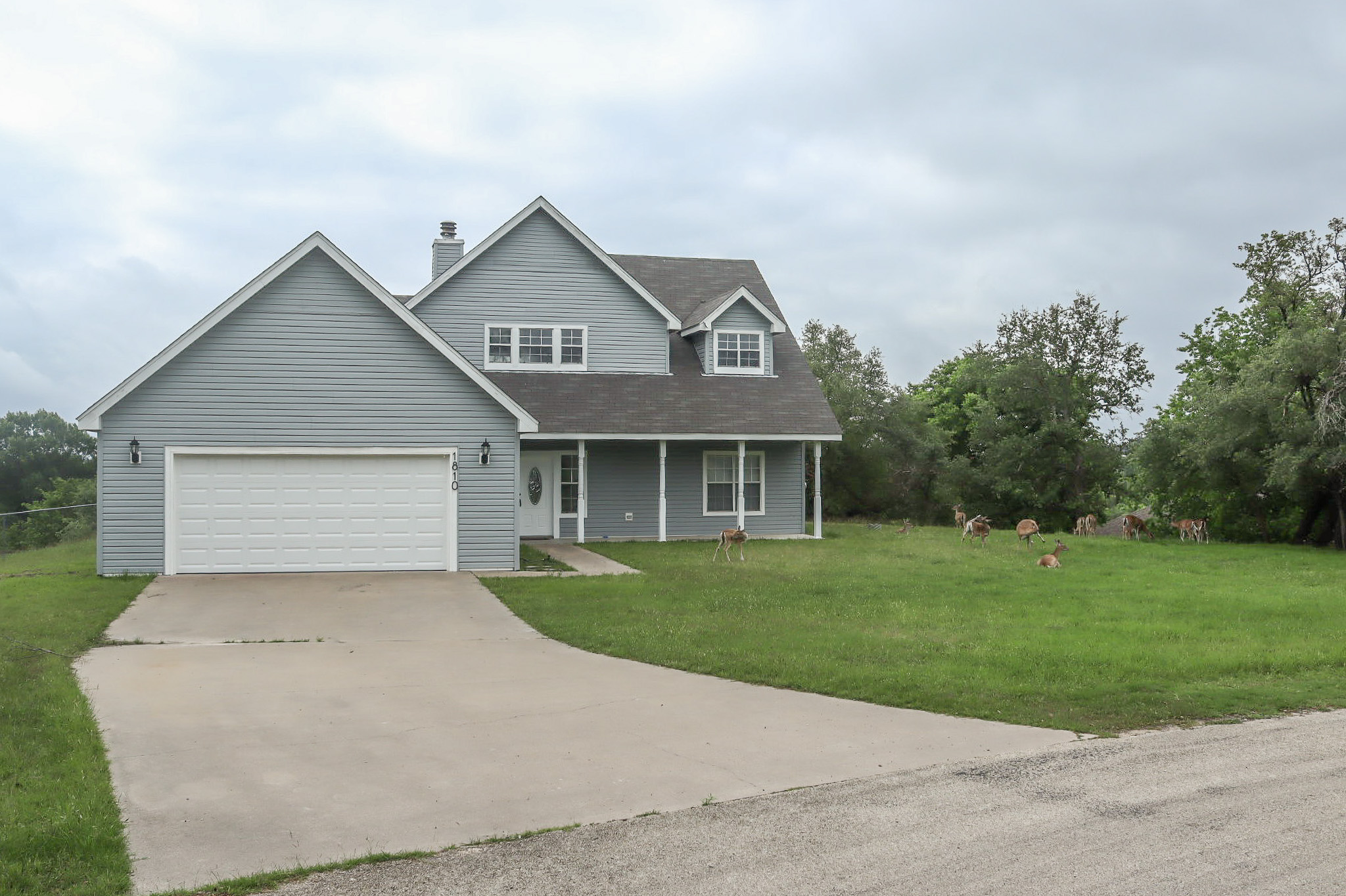 1810 Mesa Oaks